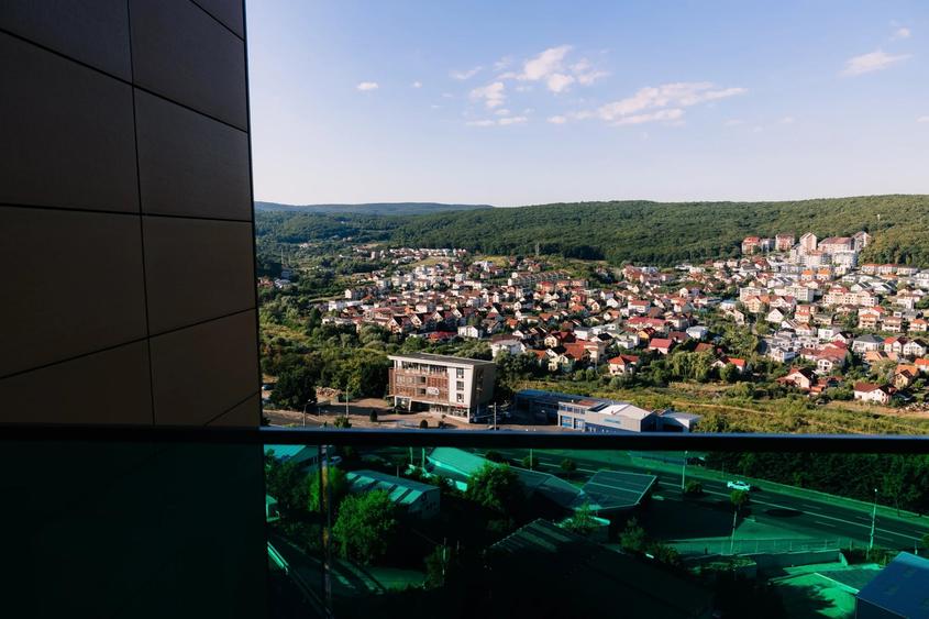 Apartament cu 2 camere semidecomandat, mobilat în Zorilor