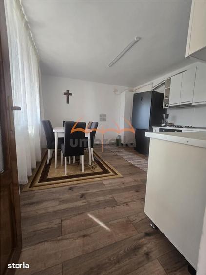 Casă cu 6 camere cu Teren 2424 Mp în Iclod