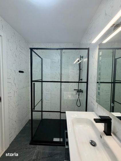 Apartament cu 3 camere decomandat, mobilat în Tei