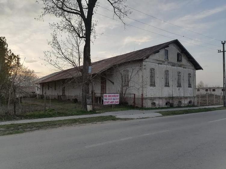Spațiu comercial, de 2,200 mp, în Izbiceni