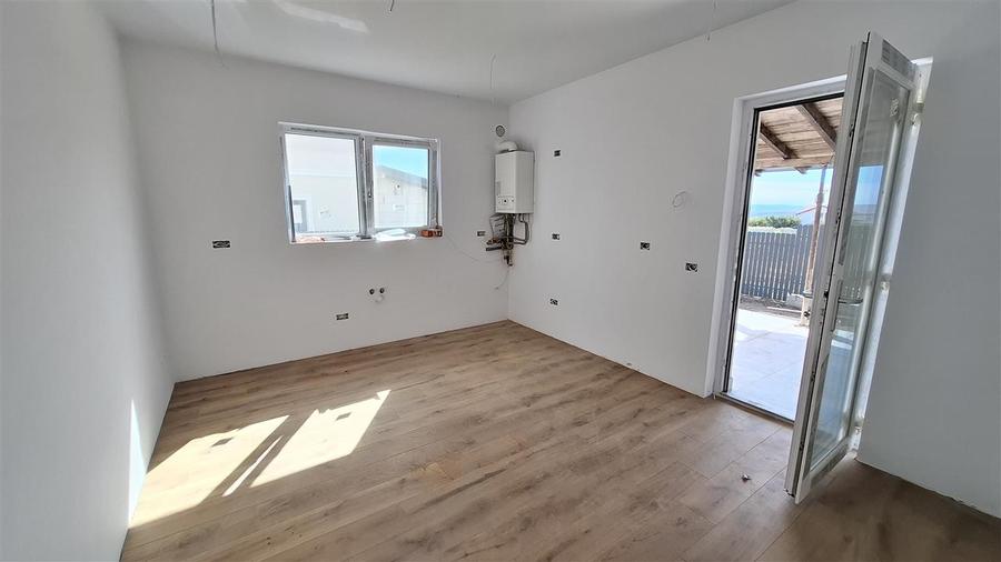 Duplex cu 4 camere cu Canalizare în Valea Lupului