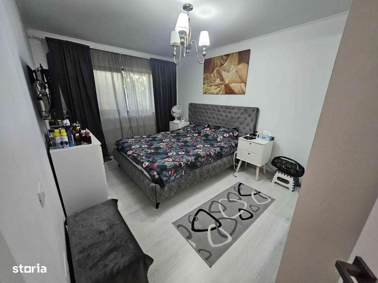 Casă cu 4 camere decomandat în Preajba