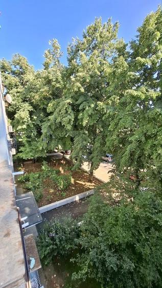 Apartament cu 4 camere decomandat în Brâncoveanu