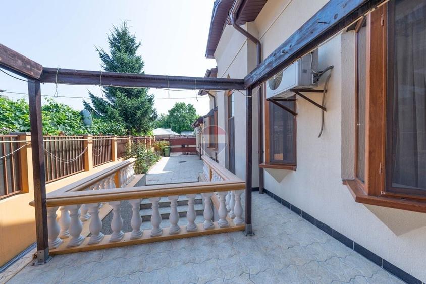 Casă individuală cu 6 camere cu Piscina în Central