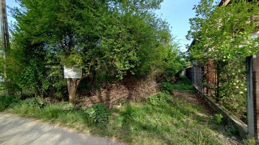 Teren de 2200 mp, în Olteni