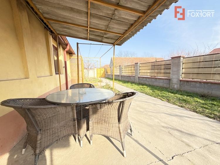 Casă individuală cu 6 camere cu Canalizare în Săcălaz