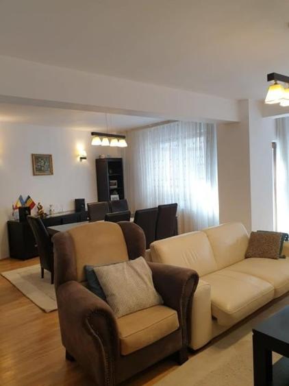 Direct proprietar,etaj 1 ,liber,3camere ,2bai,centrala in condensare,ga - 8