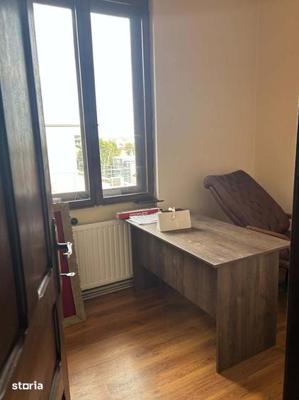 Apartament cu 5 camere în Centrul Civic