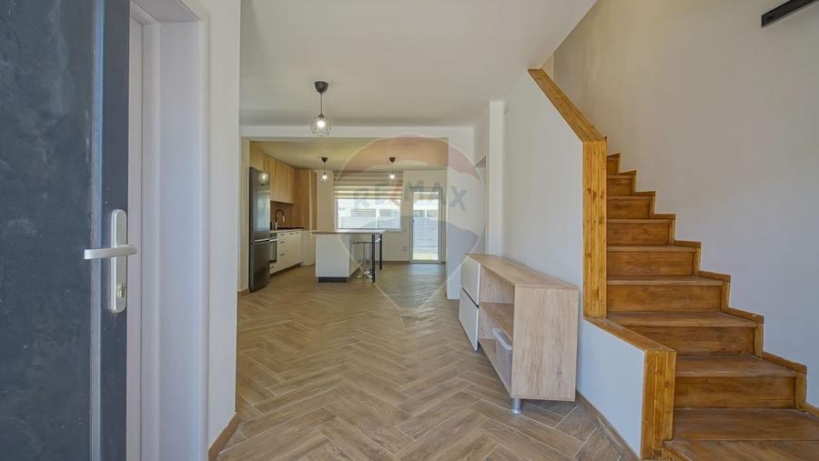 Duplex cu 4 camere cu Teren 103 Mp în Tărlungeni