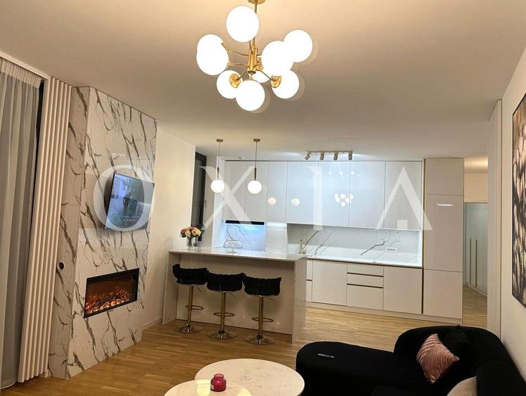 Apartament cu 4 camere semidecomandat, mobilat în Tipografilor