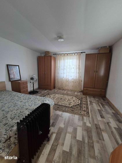 Casă cu 4 camere cu Teren 1200 Mp în Peciu Nou