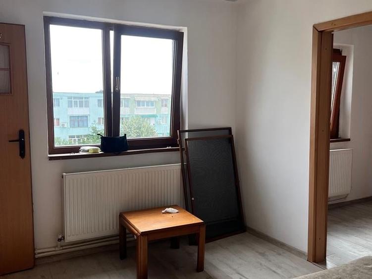 Apartament de vânzare - 5