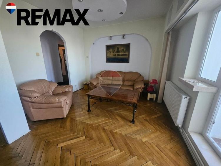 Apartament cu 3 camere decomandat, mobilat în Ultracentral
