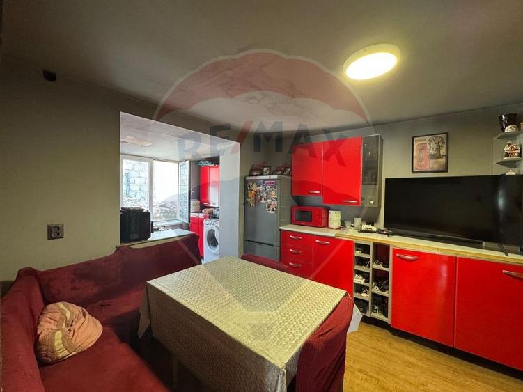 Casă individuală cu 4 camere cu Teren 450 Mp în Șega