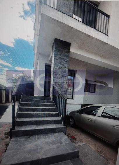Apartament cu 5 camere decomandat în Mihai Bravu
