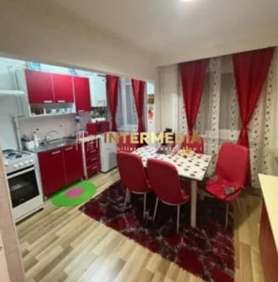 Apartament cu 2 camere decomandat, mobilat în Cetate