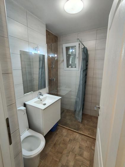 Apartament cu 2 camere decomandat în Aleea Trandafirilor