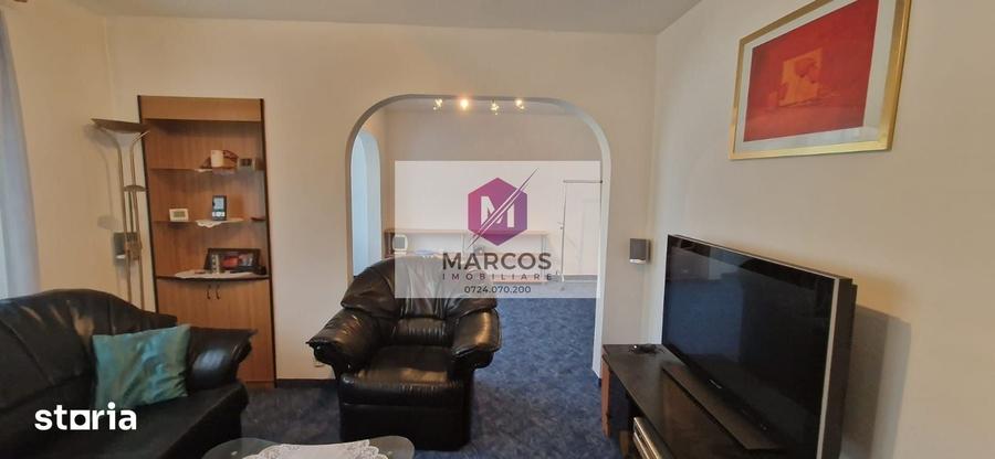 Apartament cu 4 camere decomandat în Central