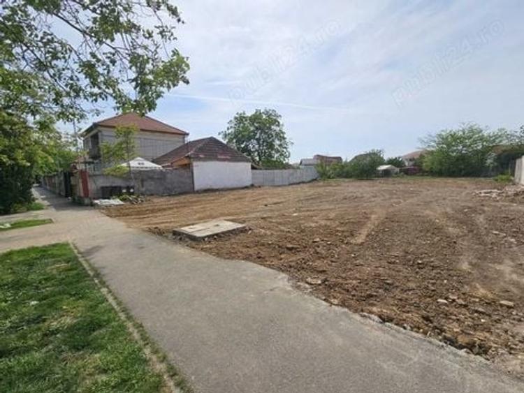 Teren de 1500 mp, în Iosia