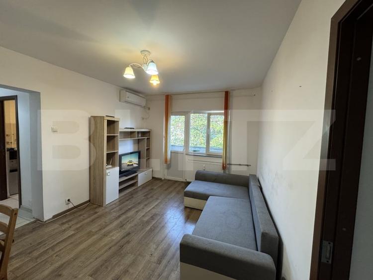 Apartament cu 2 camere semidecomandat, mobilat în Nord