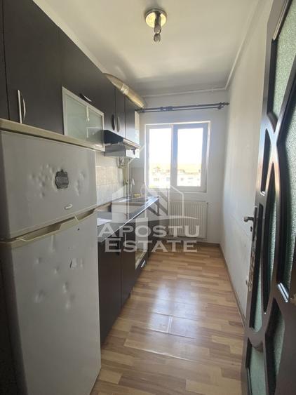 Apartament cu 3 camere semidecomandat, mobilat în Girocului