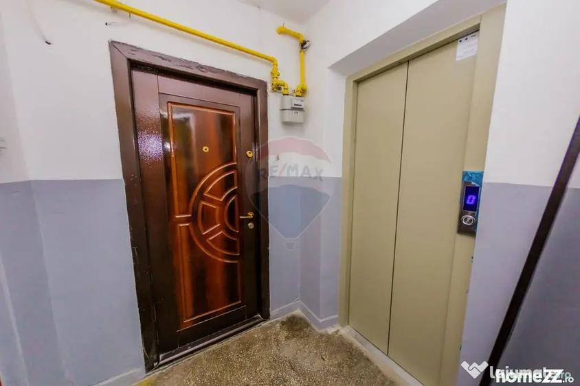 Apartament cu 4 camere decomandat în Central
