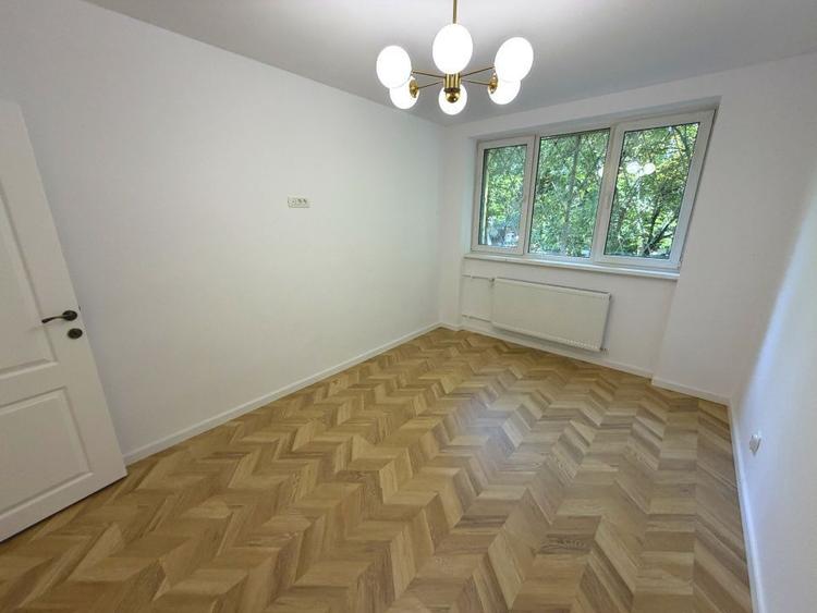 Apartament cu 3 camere semidecomandat în Floreasca