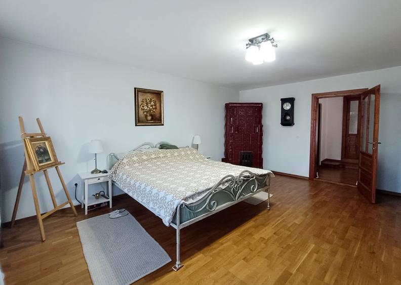 Casă cu 5 camere cu Canalizare în Vulcan