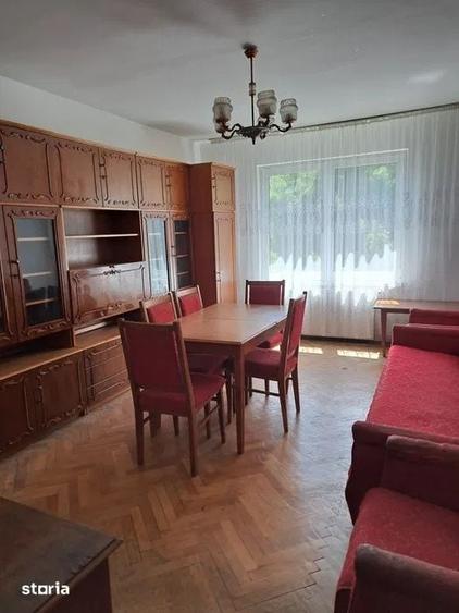 Apartament cu 3 camere decomandat în Rovine