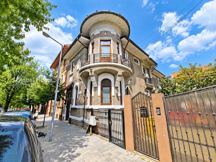 Casă individuală cu 17 camere cu Canalizare în Foișorul de Foc