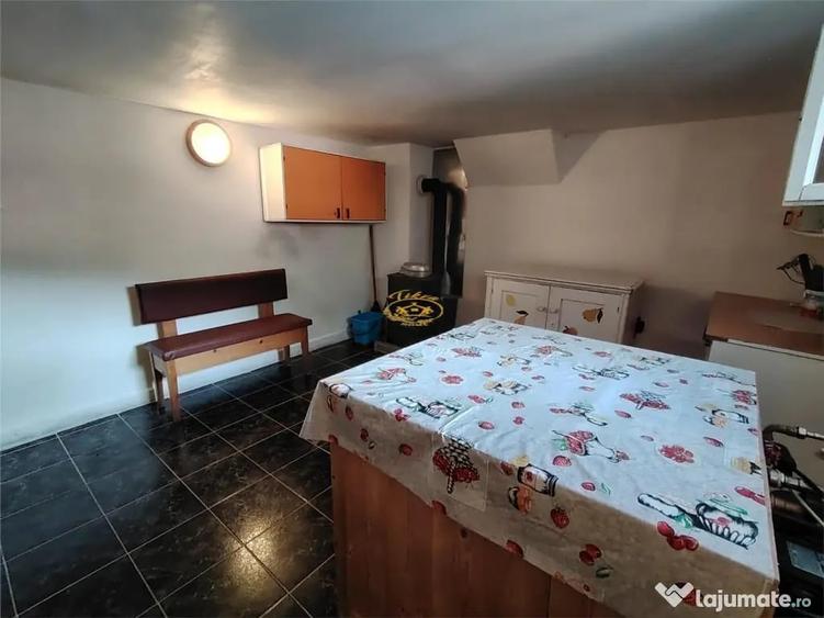 Casă cu 4 camere cu Teren 327 Mp în Central