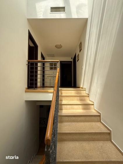 Casă cu 4 camere cu Teren 440 Mp în Est