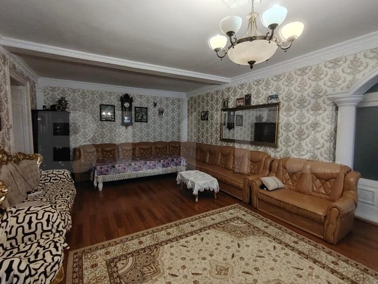 Casă individuală cu 8 camere cu Canalizare în Unirii