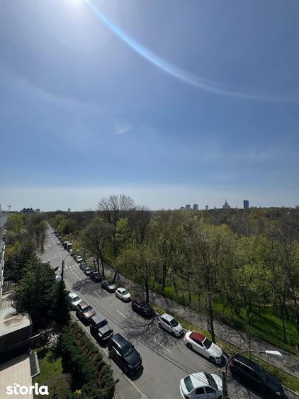 Apartament cu 4 camere decomandat în Herăstrău