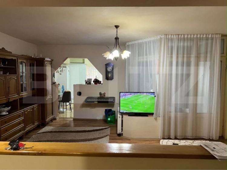 Apartament cu 3 camere decomandat în Central