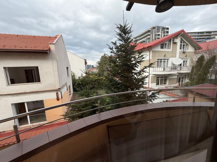 Apartament cu 4 camere decomandat, mobilat în Șoseaua Nordului