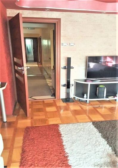 Apartament cu 4 camere decomandat în Bună Ziua