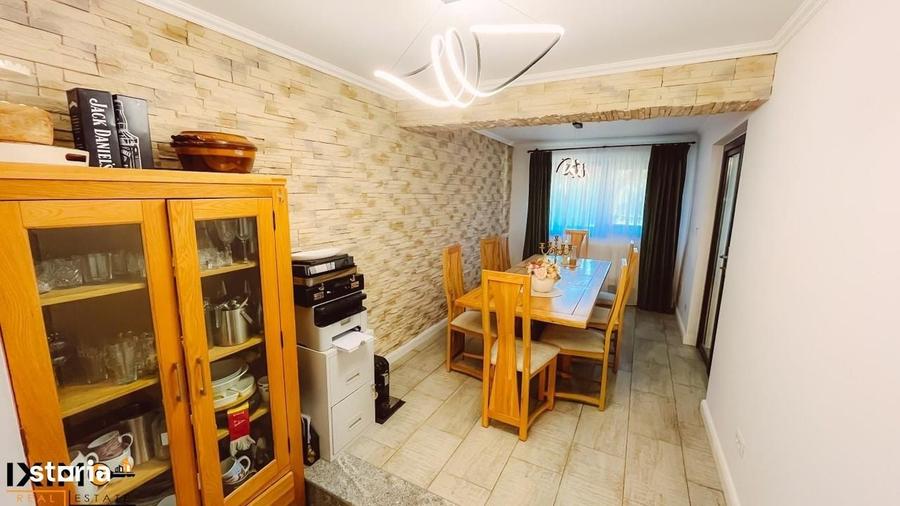 Casă cu 4 camere în Traian