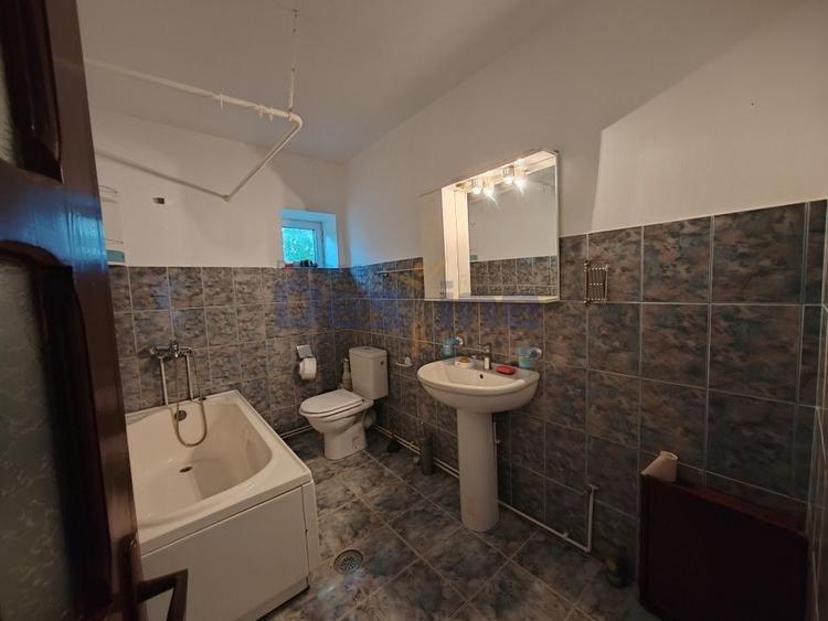 Casă individuală cu 4 camere cu Canalizare în Bucium