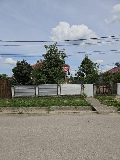 Casă individuală cu 4 camere cu Teren 900 Mp în Budeni
