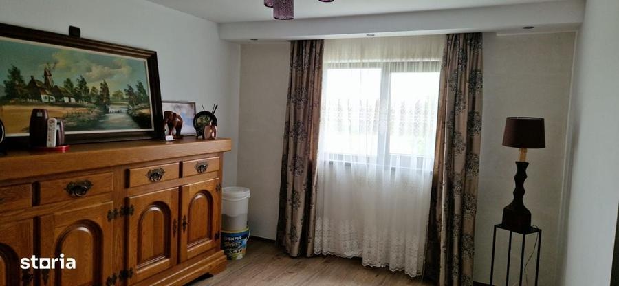 Casă cu 4 camere în Giulești