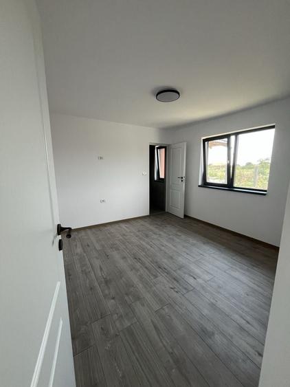 Casă cu 4 camere în Sânmihaiu German