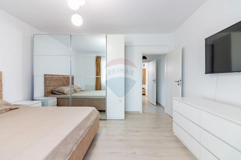 Apartament cu 2 camere semidecomandat, mobilat în Vest