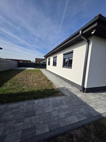 Casă cu 3 camere cu Teren 505 Mp în Cristian