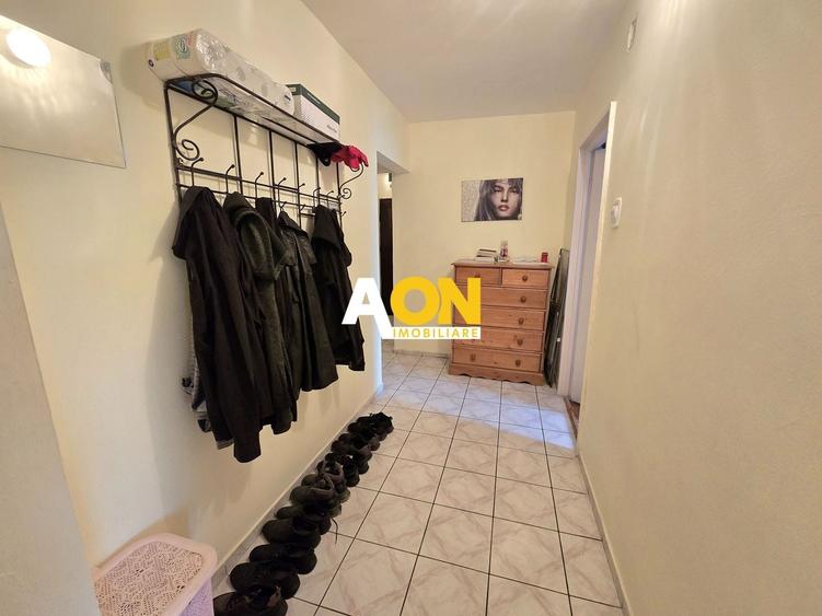 Apartament cu 3 camere decomandat, mobilat în Central