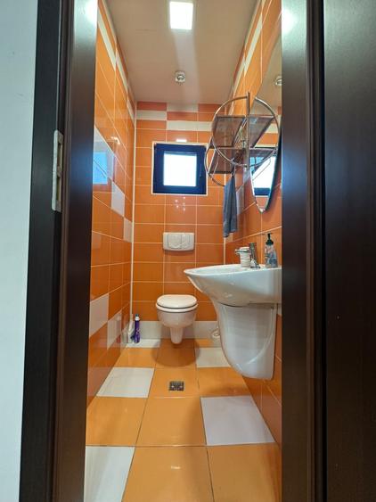 Casă individuală cu 5 camere cu Piscina în Cazasu