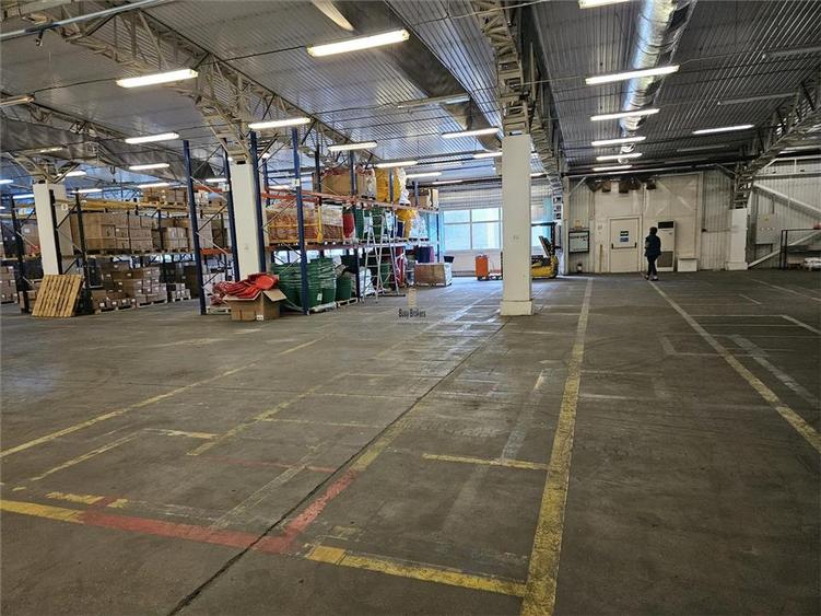 Spațiu industrial, de 2,400 mp, în Periferie