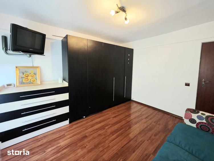 Apartament cu 2 camere decomandat în Nicolina