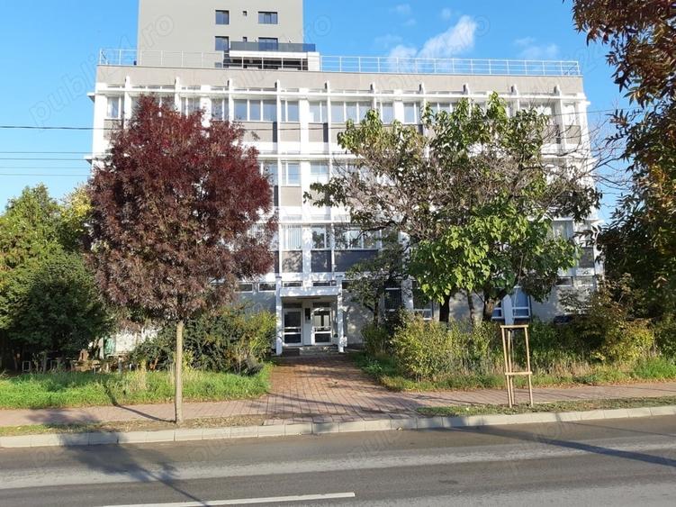 Spațiu comercial, de 1,300 mp, în Central