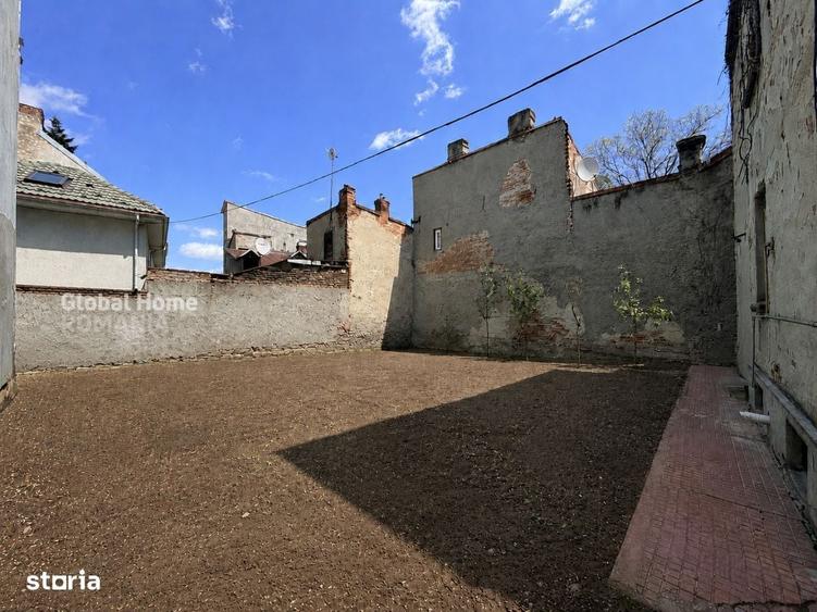 Casă cu 4 camere în Vatra Luminoasă